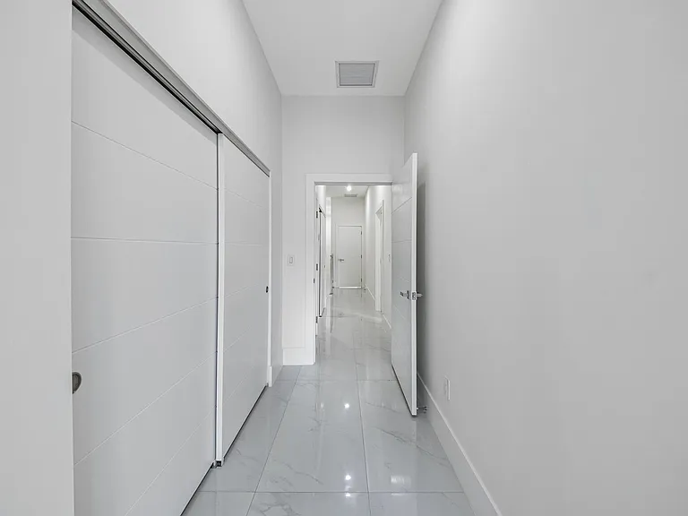 3142 Carter St — Photo 37