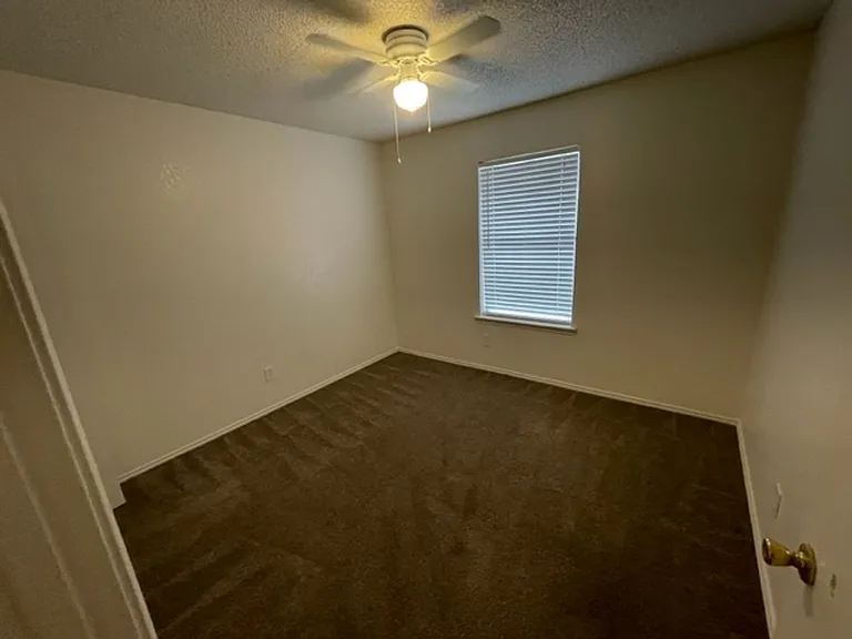 5800 Stone Meadow Ln — Photo 16