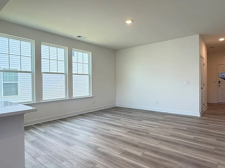 50 Amaryllis Ln — Photo 7