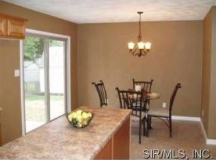 1008 W Madison St, O'Fallon, IL 62269