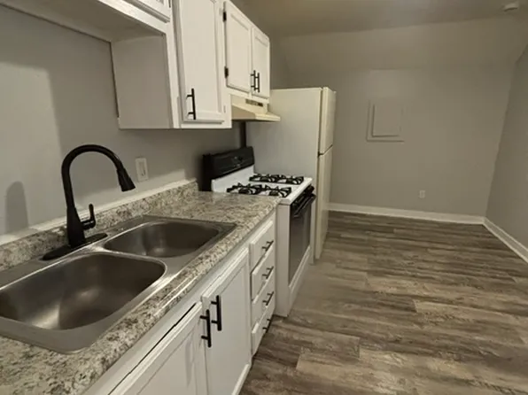 460 Locust St #4, Valparaiso, IN 46383