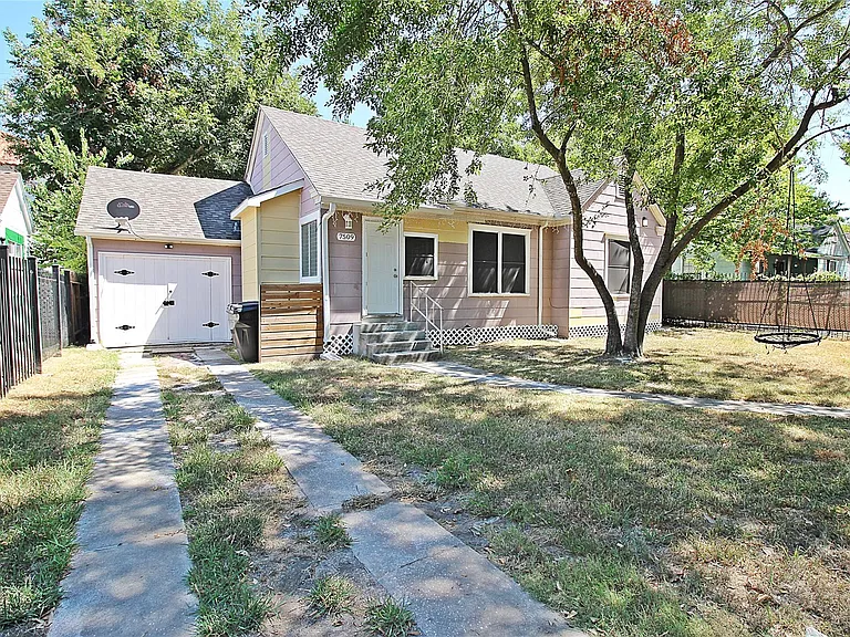 7509 Elm St — Photo 2