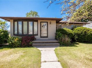 3 E Crest Dr, Rochester, NY 14606