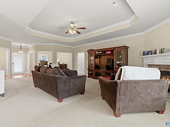 5th image of 109 Harbor Glen Dr SW