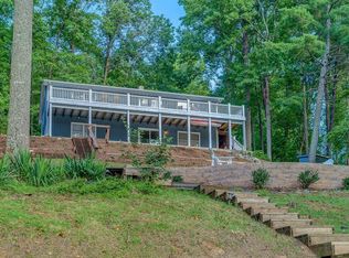 385 Lakemount Dr, Moneta, VA 24121