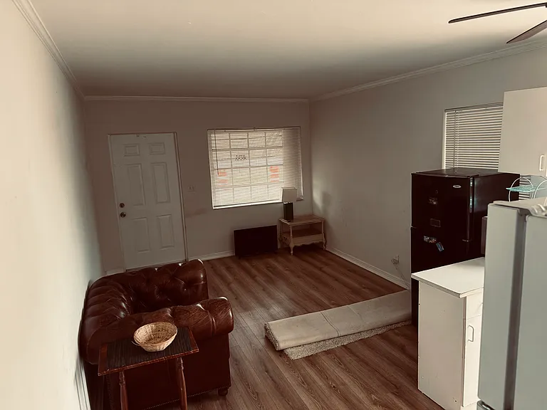 516 NE 3rd Ave #2 — Photo 1