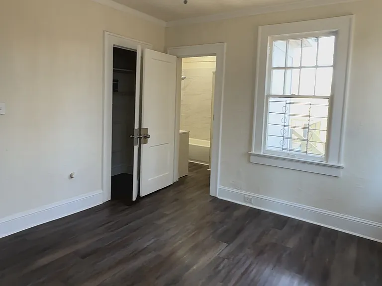2051 Louise Pl NW — Photo 4