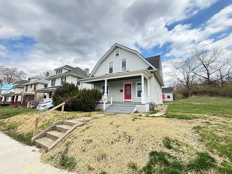 30-32 Lagonda Ave — Photo 1