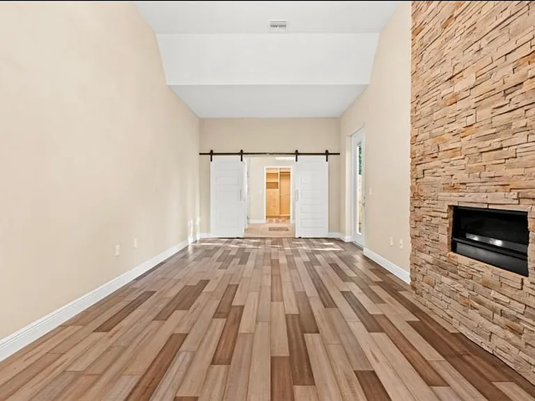 415 4th Ave SW — Photo 17