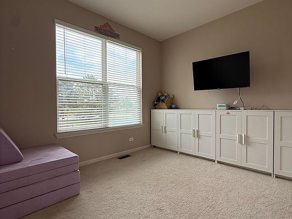 4th image of 615 Mansfield Way
