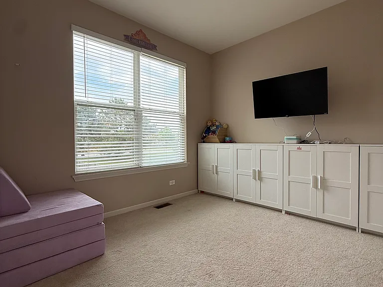 615 Mansfield Way — Photo 4