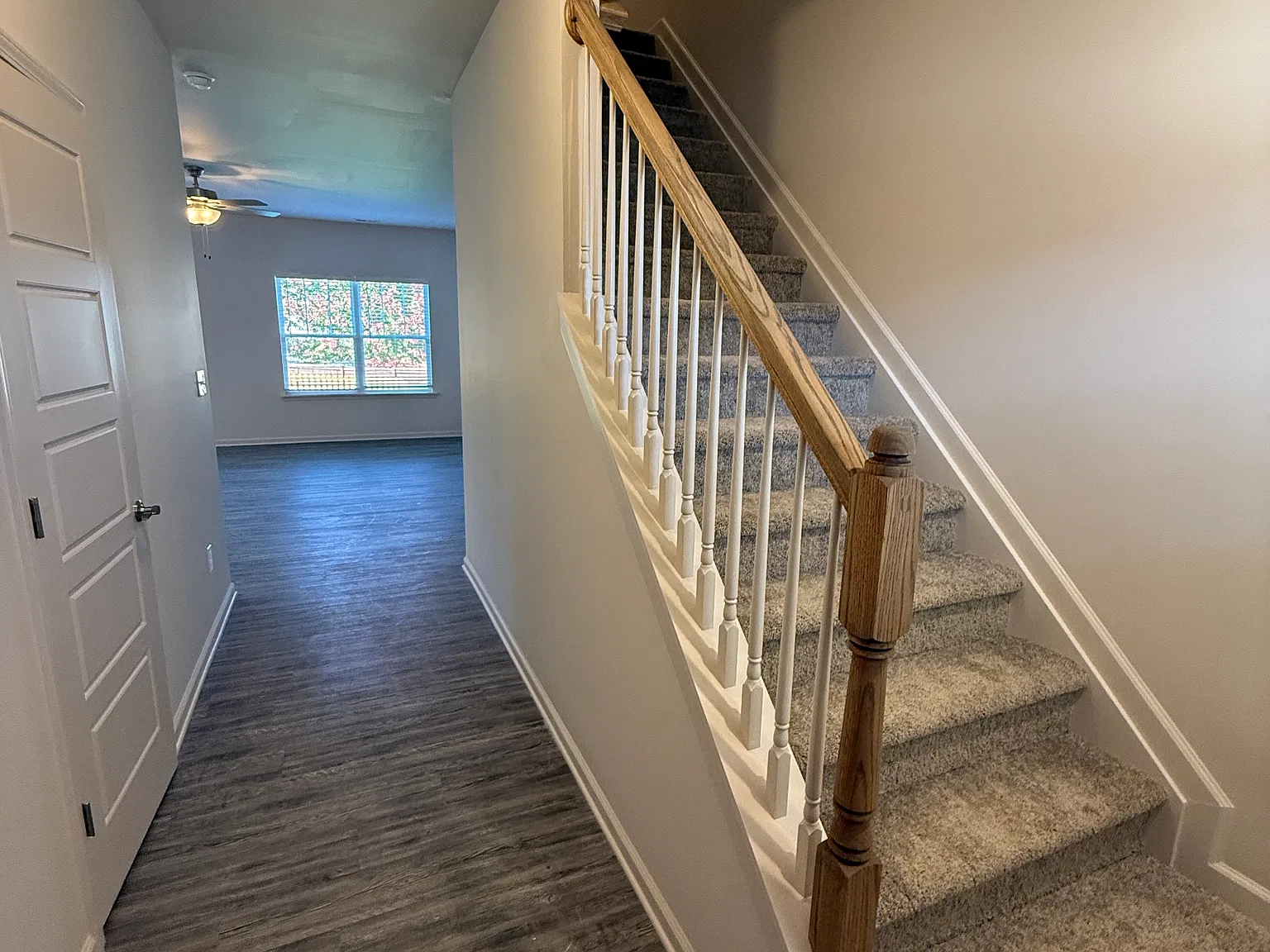 3 bed, 2.5 bath, 100 sqft, $2,595 — Photo 2