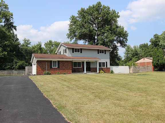 3rd image of 3626 Florian Dr