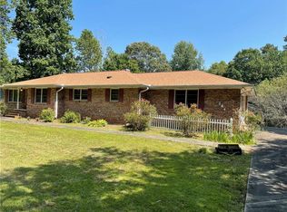 284 Pine Hill Dr, Cleveland, GA 30528
