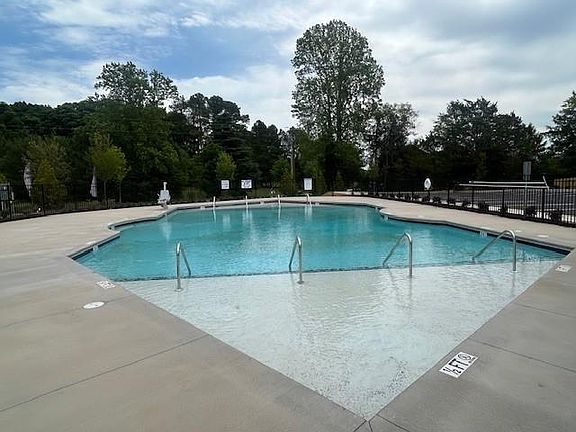 3rd image of 178 Gumwood Cir