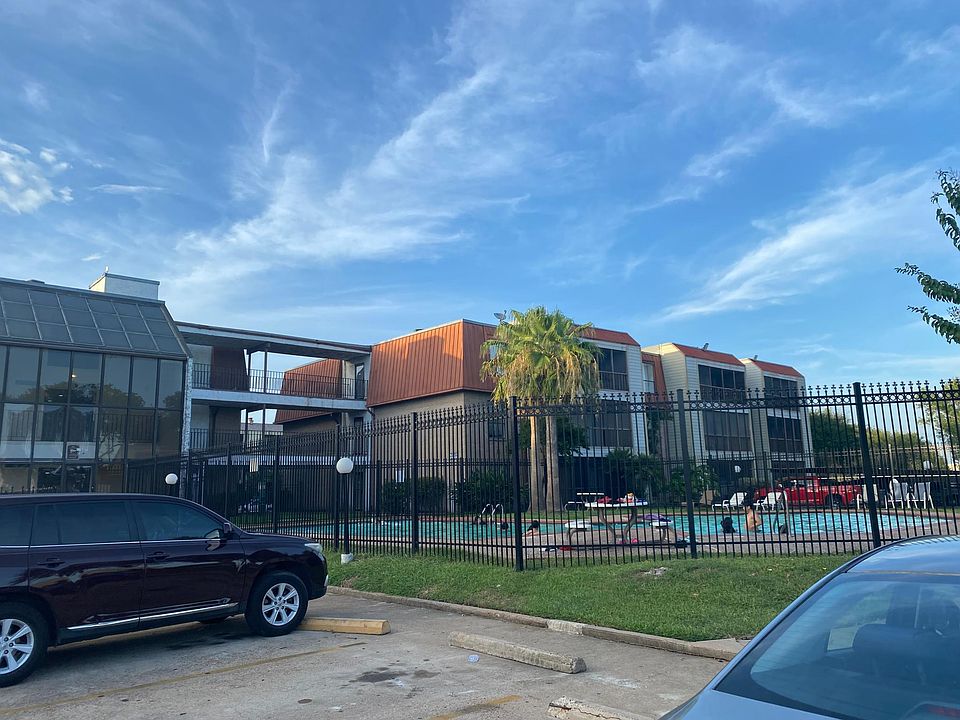 Outside Front view of pool area