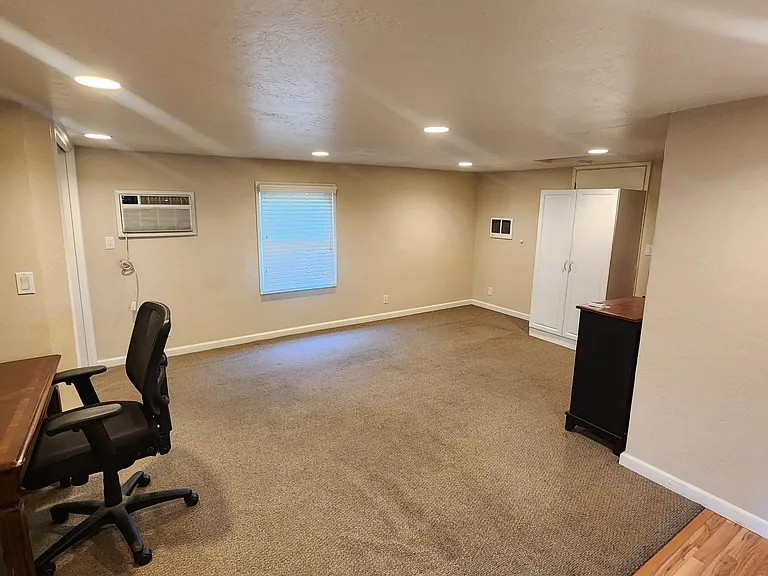2184 Newhall St — Photo 2