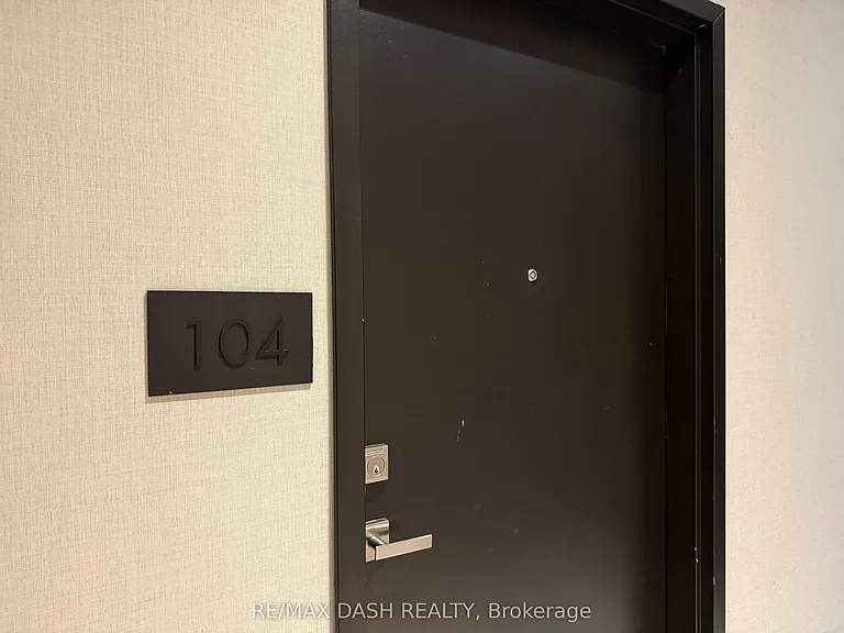 10 Deerlick Ct #104 — Photo 4