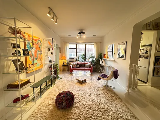 Rented by Compass | media 10