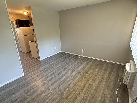 2nd image of 2254 1st St Unit 8