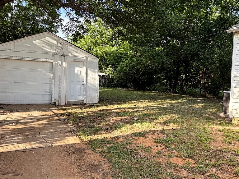 303 E Rose Dr — Photo 13