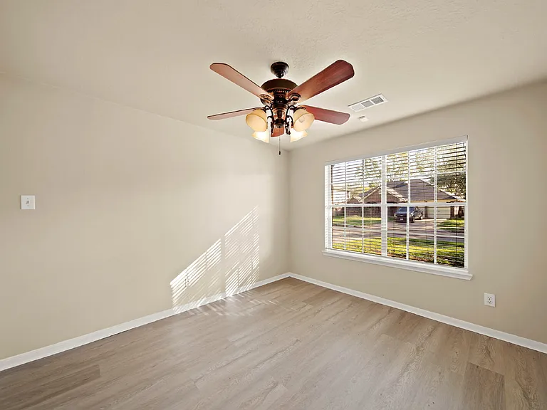 6355 Northland Dr — Photo 10