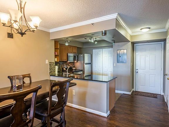4th image of 795 Hammond Dr APT 606