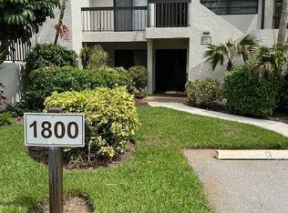1800 Kings Lake Blvd APT 102, Naples, FL 34112