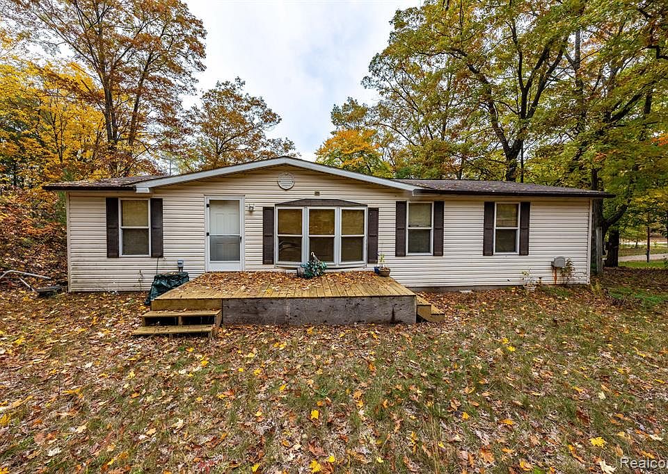 9907 Chippewa St, Chippewa Lake, MI 49320 Zillow
