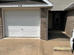 3102 Curtis St #B, Fayetteville, AR 72704