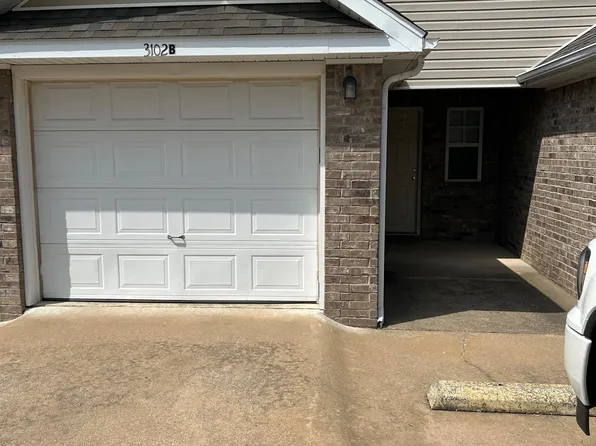 3102 Curtis St #B, Fayetteville, AR 72704