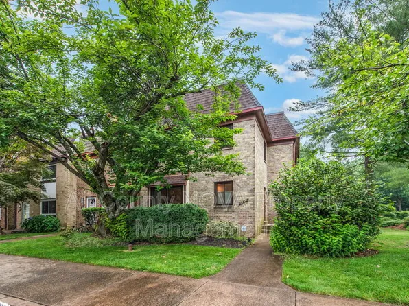 10343 Bushman Dr, Oakton, VA 22124
