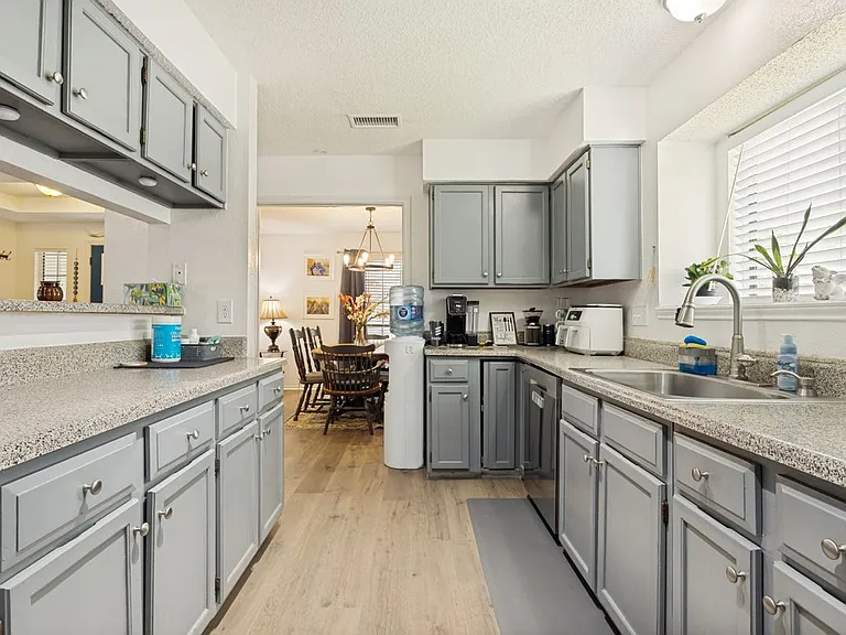 106 E Apollo Rd — Photo 11