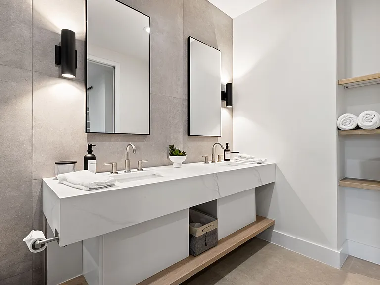 210 W Columbus Dr #3 — Photo 37