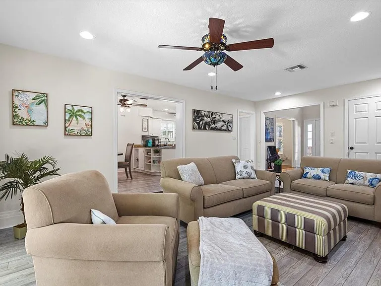 2250 SE Country Club Ln — Photo 4