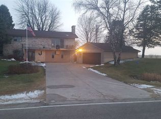 21982 Pleasant Ridge Rd, Monona, IA 52159