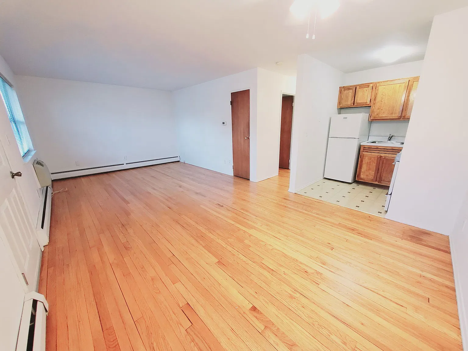 1 bed, 1.0 bath, 615 sqft, $1,800 — Photo 2