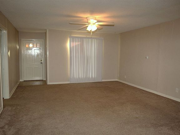 4th image of 806 W Iowa Ave