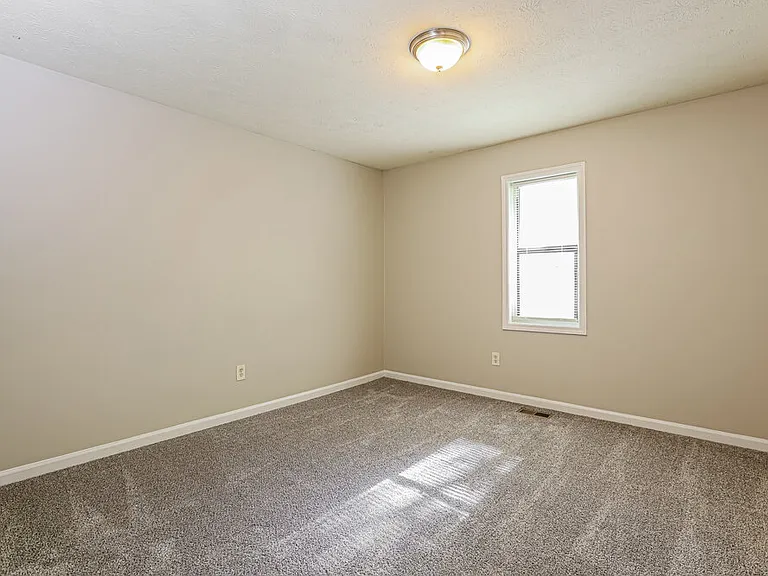 3237 Carmel Dr — Photo 14