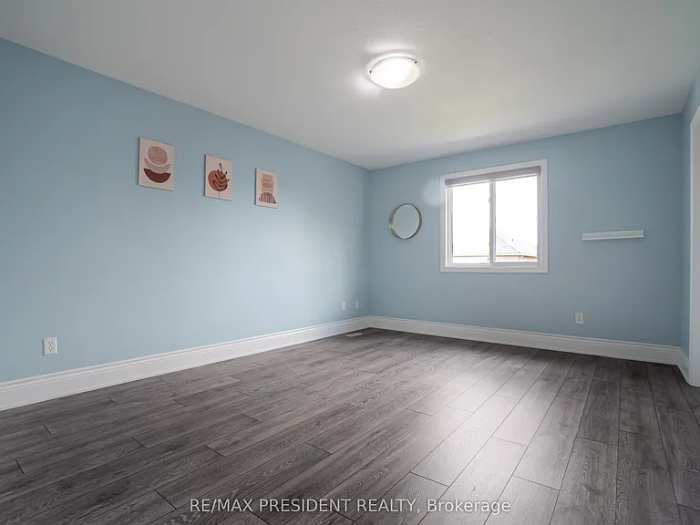 1565 Mickleborough Ct — Photo 19