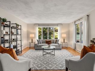 73 Spring St APT 7, Medfield, MA 02052