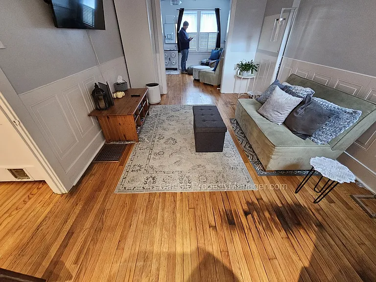 158 E High St — Photo 11
