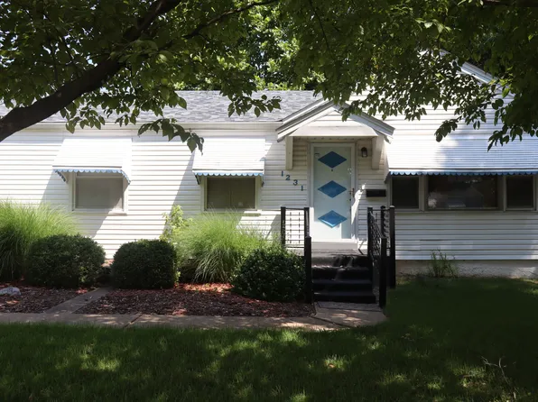 1231 Bakewell Dr, Saint Louis, MO 63137