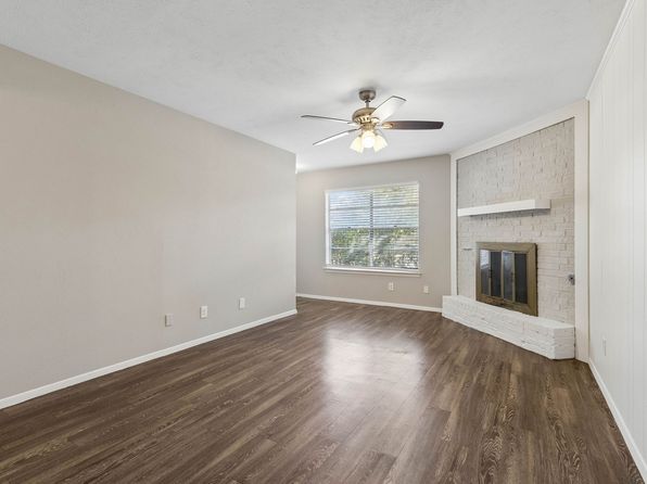 2413 Woodoak Ct