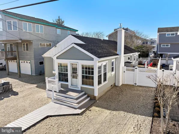 116 E 28th St, Brant Beach, NJ 08008
