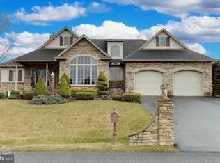 11284 Green Ridge Dr, Waynesboro, PA 17268