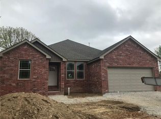 1911 Larkspur St, Springdale, AR 72764