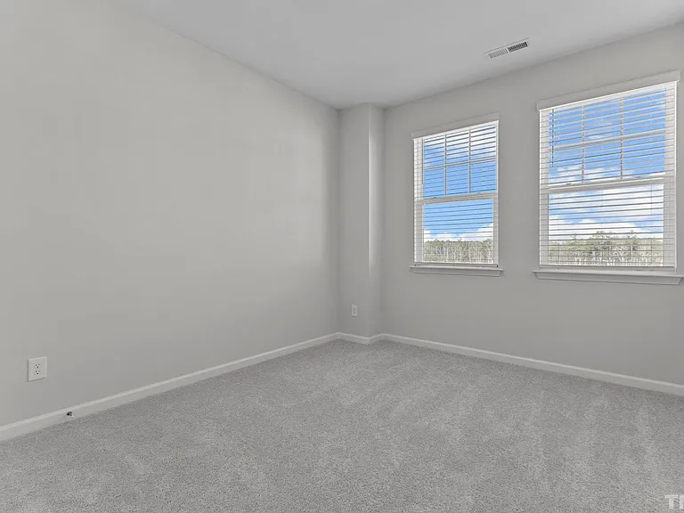 1206 Commack Dr — Photo 36