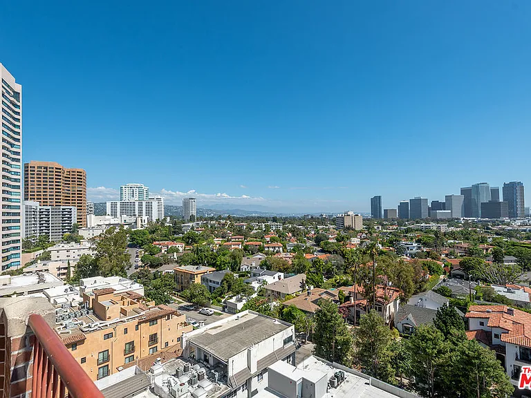10550 Wilshire Blvd #1204 — Photo 27
