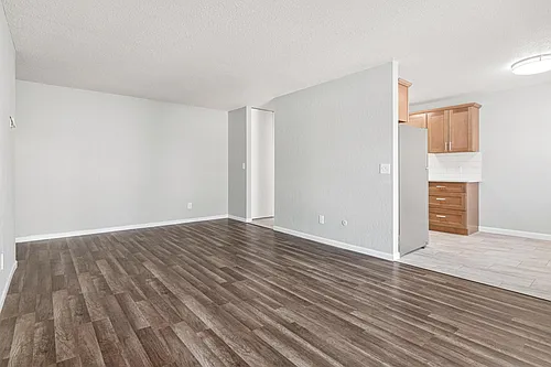 2210 Eldridge Ave E #102 Photo 1